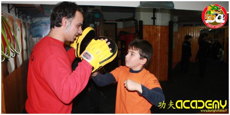 Kung Fu Academy Caserta di Sifu Mezzone Wing Chun Tjun, Ving Tsun Kung Fu Bambini difesa personale Accademia nazionale Italia scuola di taiji sanda chi kung www.kungfuitalia.i (2)